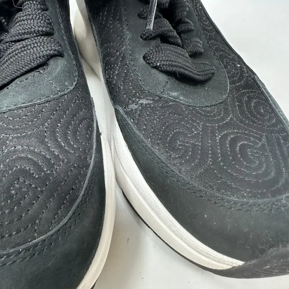 Ugg LA Glide Logo Stitch Sneakers Womens Size 7 Black White Lace Up